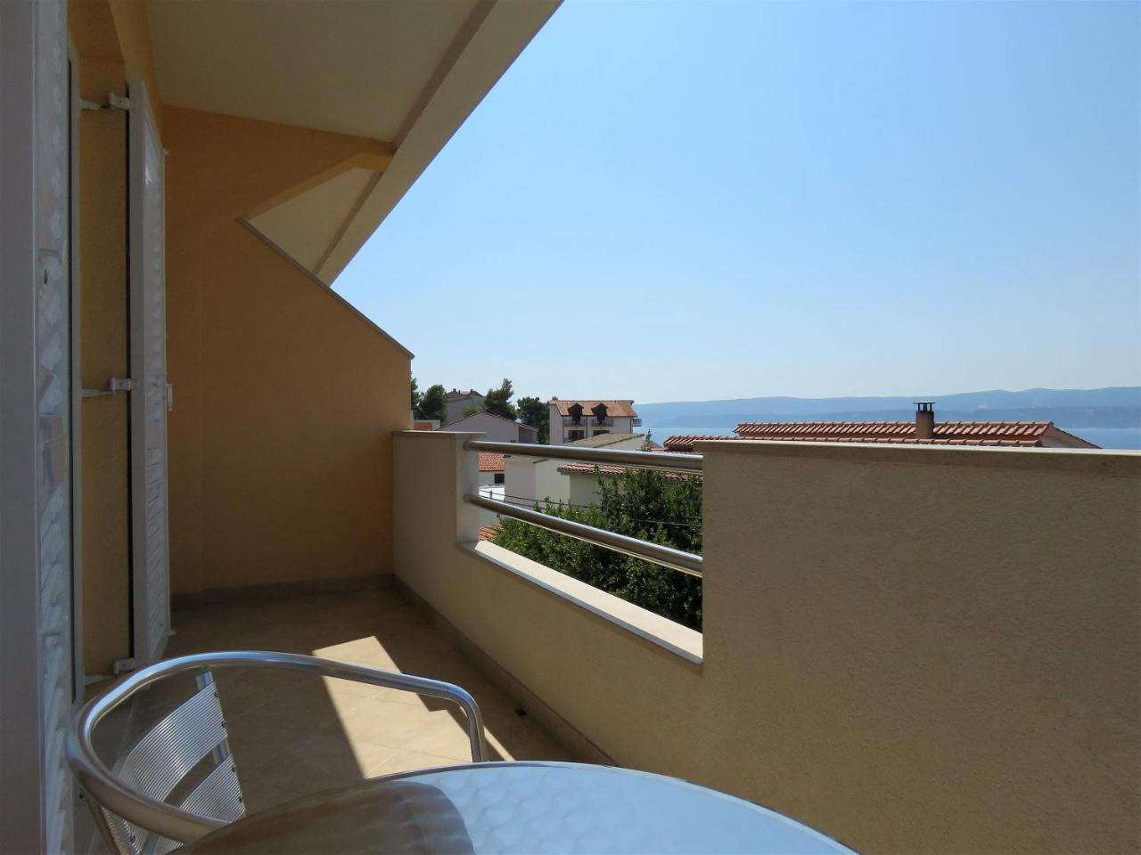 Apartments Kojan Omiš Екстериор снимка